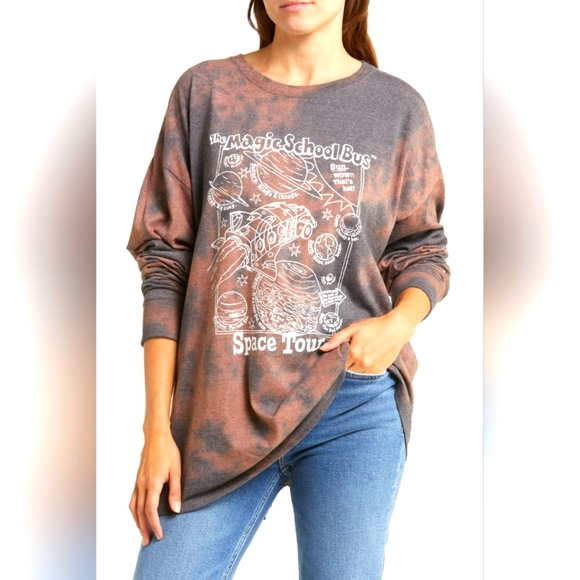 Desert Dreamer Tops - Desert Dreamer Womens Magic School Bus Space Graphic Long Sleeve Tee-size OS-NWT